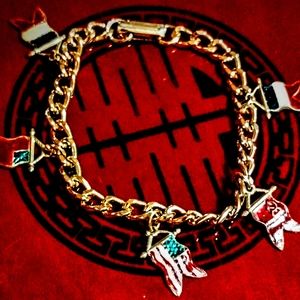 Gorgeous handcrafted and painted us flags charm bracelet on beautiful go…